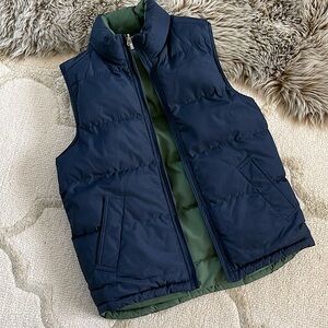Gap kids reversible puffer vest, excellent condition, size L, fall/winter staple